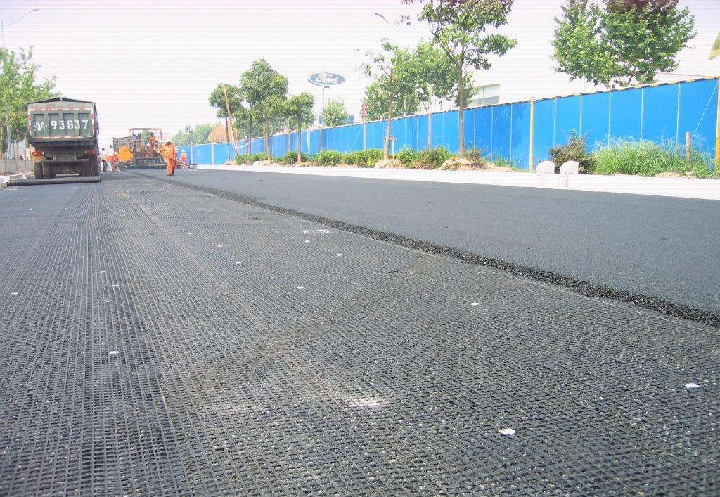 玻纤格栅铺设现场